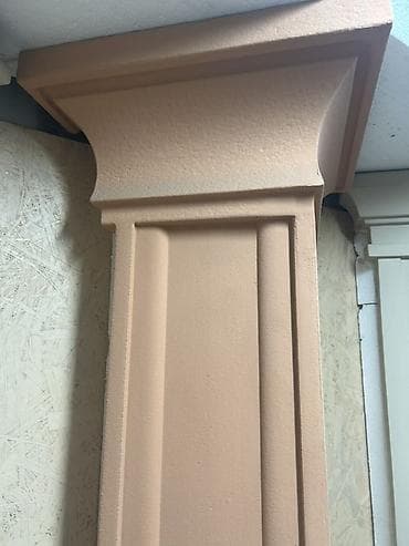 Архитектурный элемент для фасада — декоративная полуколонна с