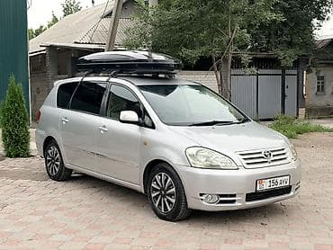 семиместное авто: Toyota Ipsum: 2002 г., 2.4 л, Автомат, Бензин, Минивэн — 3
