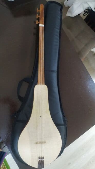 домбра комуз: Комуз эменден ( из дуба) жасалган. Намазбек устанын комузу, Бир ай эле — 6