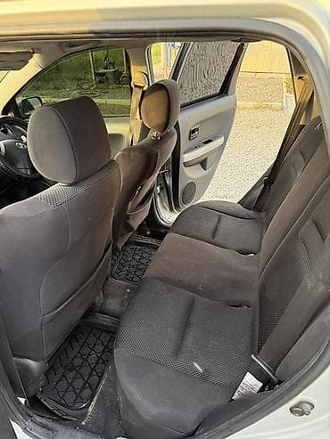 Toyota Ist: 2003 г., 1.3 л, Автомат, Бензин, Хэтчбэк