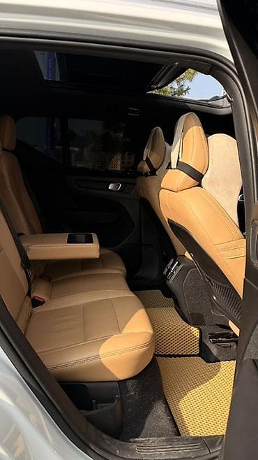 активная пена: Volvo XC (Cross Country): 2020 г., 2 л, Автомат, Бензин, Кроссовер — 4