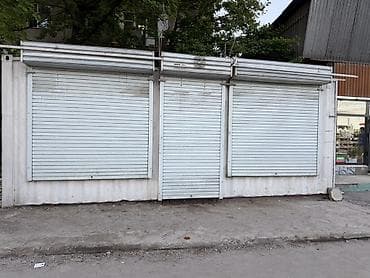 Павильон/киоск из морского контейнера с тремя рольставнями -
