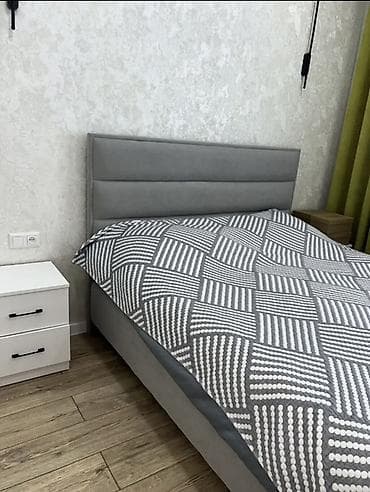 Уютная двуспальная кровать с мягким изголовьем - Размер: визуально at lalafo.kg Уютная двуспальная кровать с мягким изголовьем - Размер: визуально