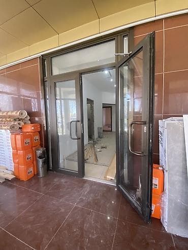 разный: Аренда офисов, 456 м², В жилом комплексе, 1 линия, С отдельным входом, С отдельным сан узлом — 2