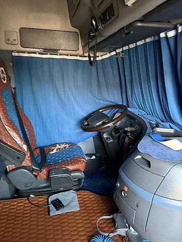 кант грузовой: Тягач, Volvo, 2007 г., Шторный — 6