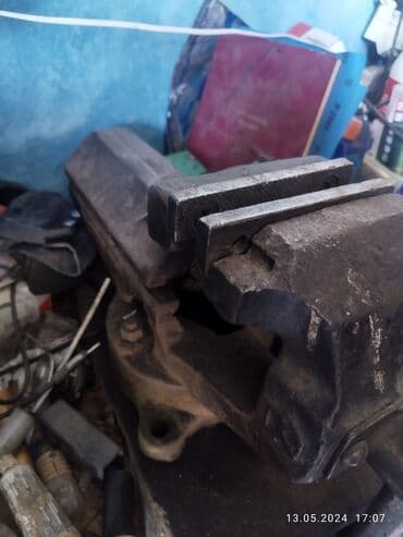 домкрат ремонт: Тяжёлые слесарные тиски для верстака. - Массивный чугунный корпус — 2