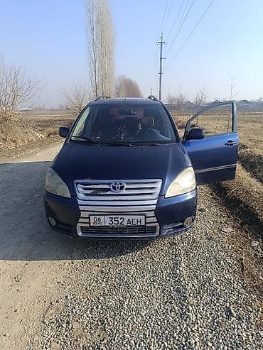 Toyota Ipsum: 2003 г., 1.5 л, Механика, Дизель, Минивэн