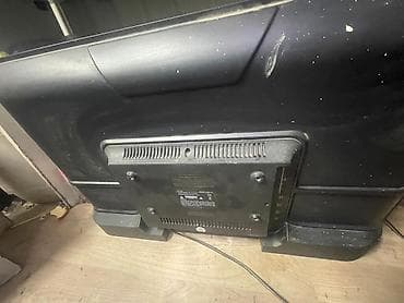 Техника и электроника: Телевизор Samsung (плазменная/ЖК панель), диагональ ориентировочно — 2