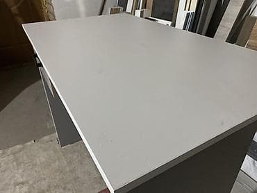 стол для гаража: Срочно!!! Дешево продается новый стол с выдвижным ящиком ширина 105см — 4