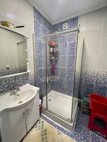 срочно продаю пол дома: Үйдүн жарымы, 65 кв. м, 2 бөлмө, Менчик ээси, Евро оңдоо — 15