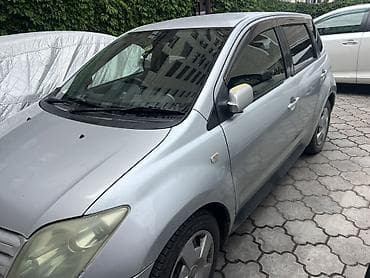 prius plus: Toyota Ist: 2002 г., 1.5 л, Автомат, Бензин, Хэтчбэк — 2