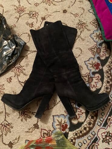 Атайын кийим: 1. Замша, внутри мех 39 размер 3.кожа и натуральный мех 39 размер 4 — 2