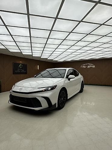 prius plus: Toyota Camry: 2025 г., 2.5 л, Автомат, Гибрид, Седан — 1