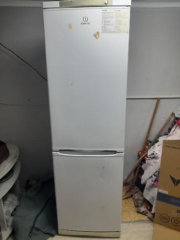 Холодильник Indesit, Двухкамерный — 1