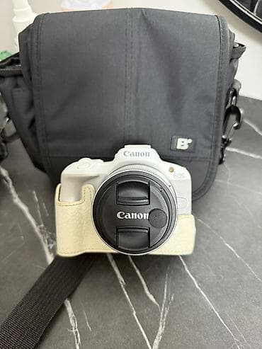 hidden camera: Беззеркальная камера Canon EOS (белый цвет) с объективом RF-S 18–45mm — 1
