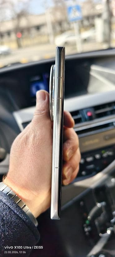 so dimm: Vivo X100 Ultra, Б/у, цвет - Серебристый — 2