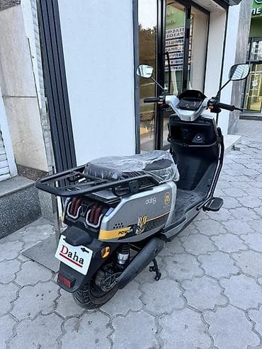 мотоцикл чезет: Скутер/мопед городского класса, стильный и практичный. Новый — 2