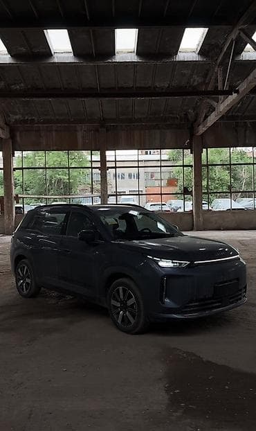 В наличи GAC I60 2026 год ПРЕД МАКС Серебро на черном на рыжем