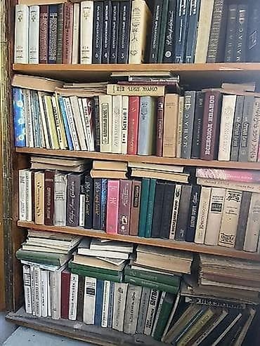 Домашняя библиотека: большая подборка печатных книг на русском языке at lalafo.kg Домашняя библиотека: большая подборка печатных книг на русском языке