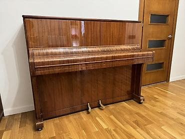 чехии: Акустическое пианино Weinbach (Чехия). - Корпус: красный дуб - — 3