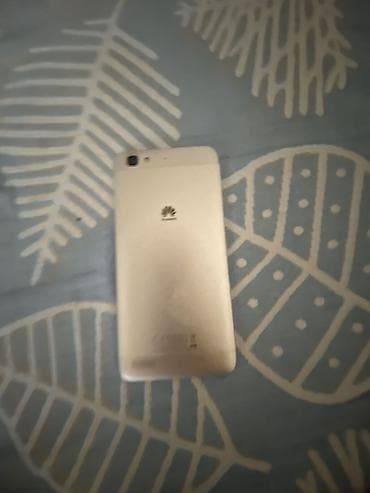 one plus 5: Huawei 3G, Б/у, цвет - Золотой — 1