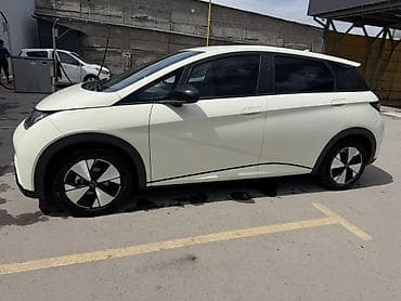 электромобиль byd: BYD Dolphin: 2023 г., Электромобиль, Хэтчбэк — 2