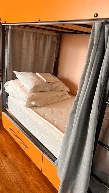 сдаётся комната гост типа чолпонатинская собственник: Хостел «Lodge» — ваш уютный уголок у склонов! Размещение: · Общие — 14