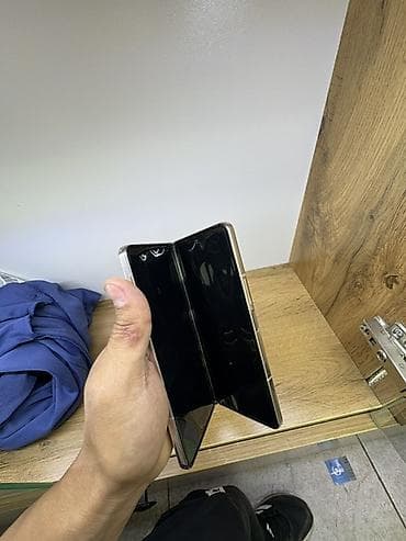 pixel 4a: Samsung Galaxy Z Fold 3, 512 ГБ, цвет - Бежевый, 1 SIM, eSIM — 7