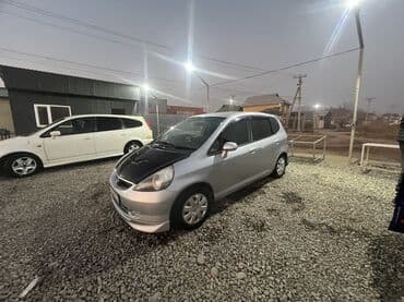 капот на аккорд: Honda Fit: 2003 г., 1.3 л, Вариатор, Бензиновая — 2
