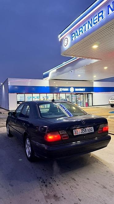 lexus 570 2016: Mercedes-Benz E-Class: 2001 г., 2 л, Механика, Бензин, Седан — 2