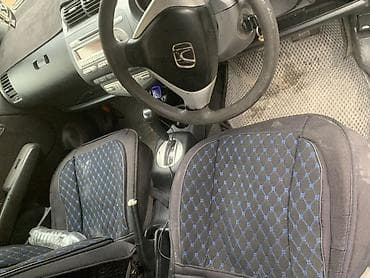 мини машина электро: Honda Fit: 2004 г., 1.3 л, Автомат, Бензин, Хэтчбэк — 5