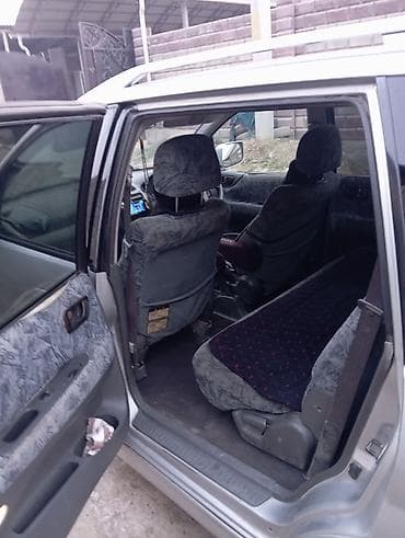 водная техника: Mitsubishi Chariot: 1998 г., 2.4 л, Автомат, Бензин, Универсал — 7