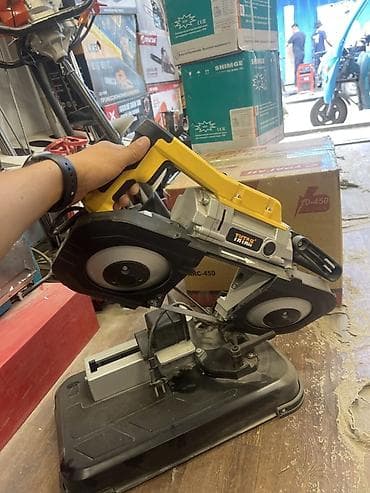 Низкопрофильный подкатной домкрат Leeder Tools, грузоподъёмность 3