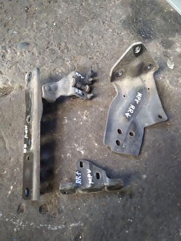 кабина сампо: Mazda MPV кронштейн сдвижной двери, Мазда МПВ дверные петли ЗАДНИЙ — 1