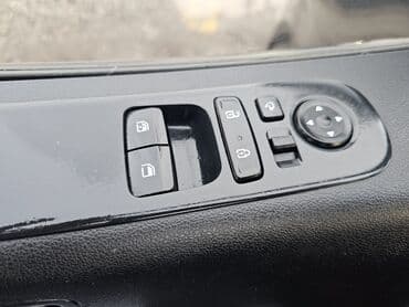 бу стекло: Hyundai Staria: 2022 г., 2.2 л, Типтроник, Дизель, Минивэн — 10