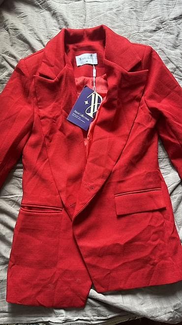 Жакет женский Aya Collection - Цвет: ярко‑красный - Размер на бирке at lalafo.kg Жакет женский Aya Collection - Цвет: ярко‑красный - Размер на бирке