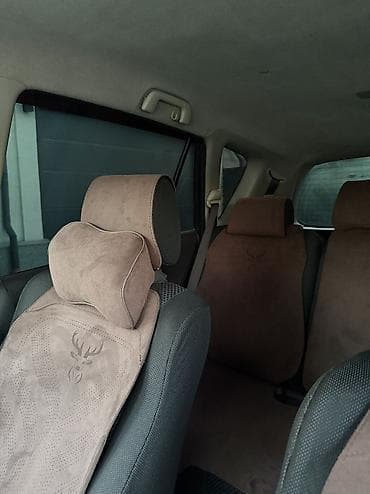 Транспорт: Toyota Corolla Verso: 2004 г., 1.6 л, Механика, Бензин, Седан — 9