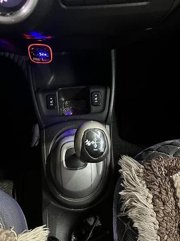 Унаа сатуу: Honda Jazz: 2009 г., 1.3 л, Робот, Бензин, Хетчбек — 10