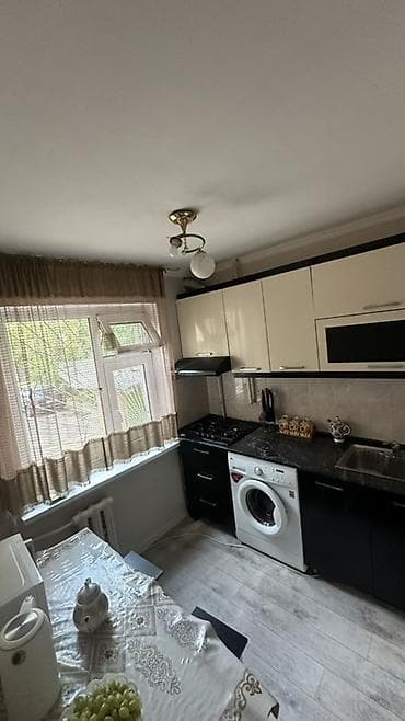 3 комнаты, 59 м², 104 серия, 1 этаж, Старый ремонт