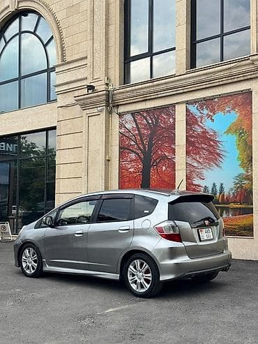 Продажа авто: Honda Fit: 2009 г., 1.5 л, Автомат, Бензин, Хэтчбэк — 2