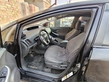 передний сиденье: Toyota Prius (салон третьего поколения) - Гибридная панель приборов с — 4