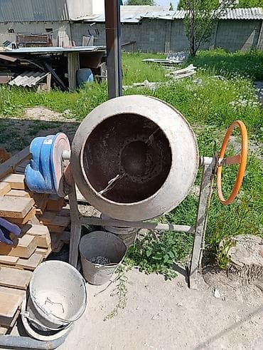 Оборудование для бизнеса: Бетономешалка Гравитационная, Средняя (150 - 300 л), Б/у — 4