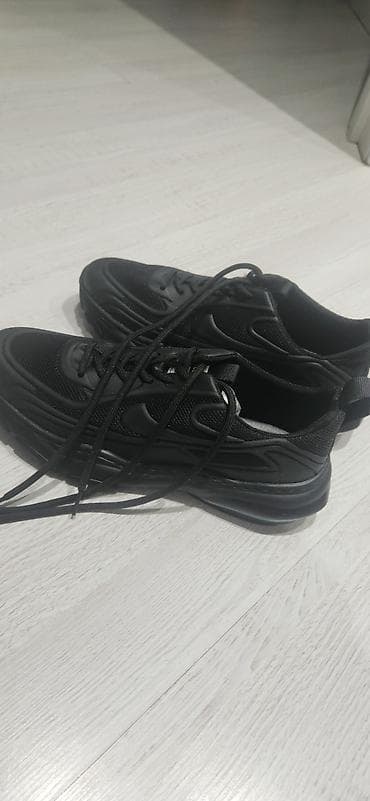мужские красовки: Кроссовки мужские, черные - Универсальный дизайн total black — 1