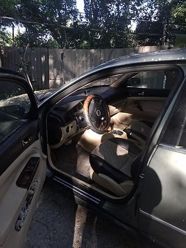 обшивки пассат: Volkswagen Passat: 2001 г., Автомат, Седан — 4