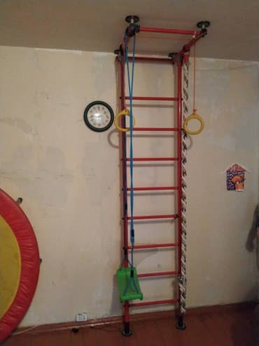 Шведская лестница с брусьями, турникомканатом, и качелей. Отдадим за — 1