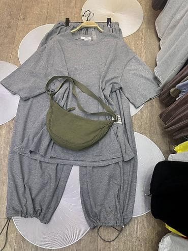 nike tech flees: Комплект унисекс из мягкого трикотажа: свободная футболка + просторные — 1