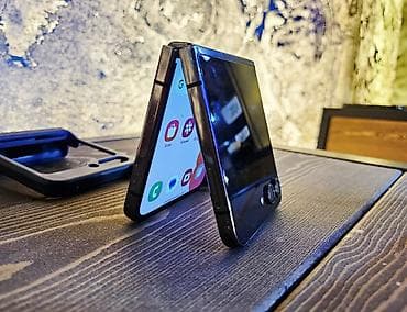 Samsung Galaxy Z Fold 5, Б/у, 256 ГБ, цвет - Черный, 1 SIM, 2 SIM, eSIM
