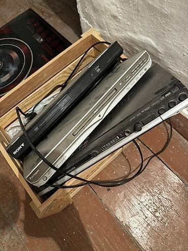 диджей контролер: Набор из нескольких DVD-плееров, включающий модели от Sony и Paragon — 1