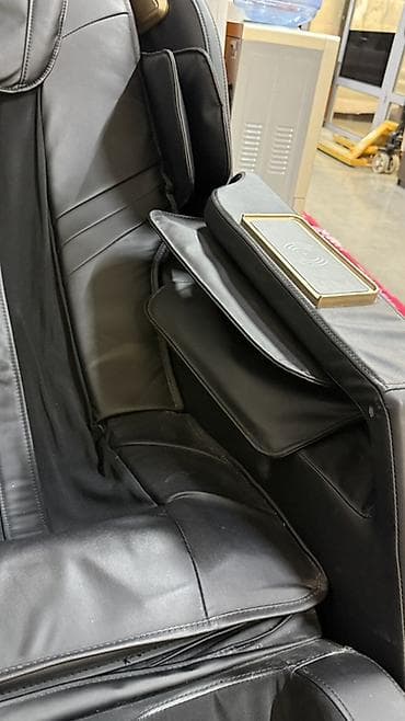 офисный кресло б у: Массажное кресло, цвет - Черный — 5