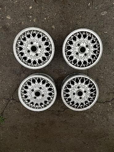 отверстий 4: Литые Диски R 13 Комплект, отверстий - 4 — 1